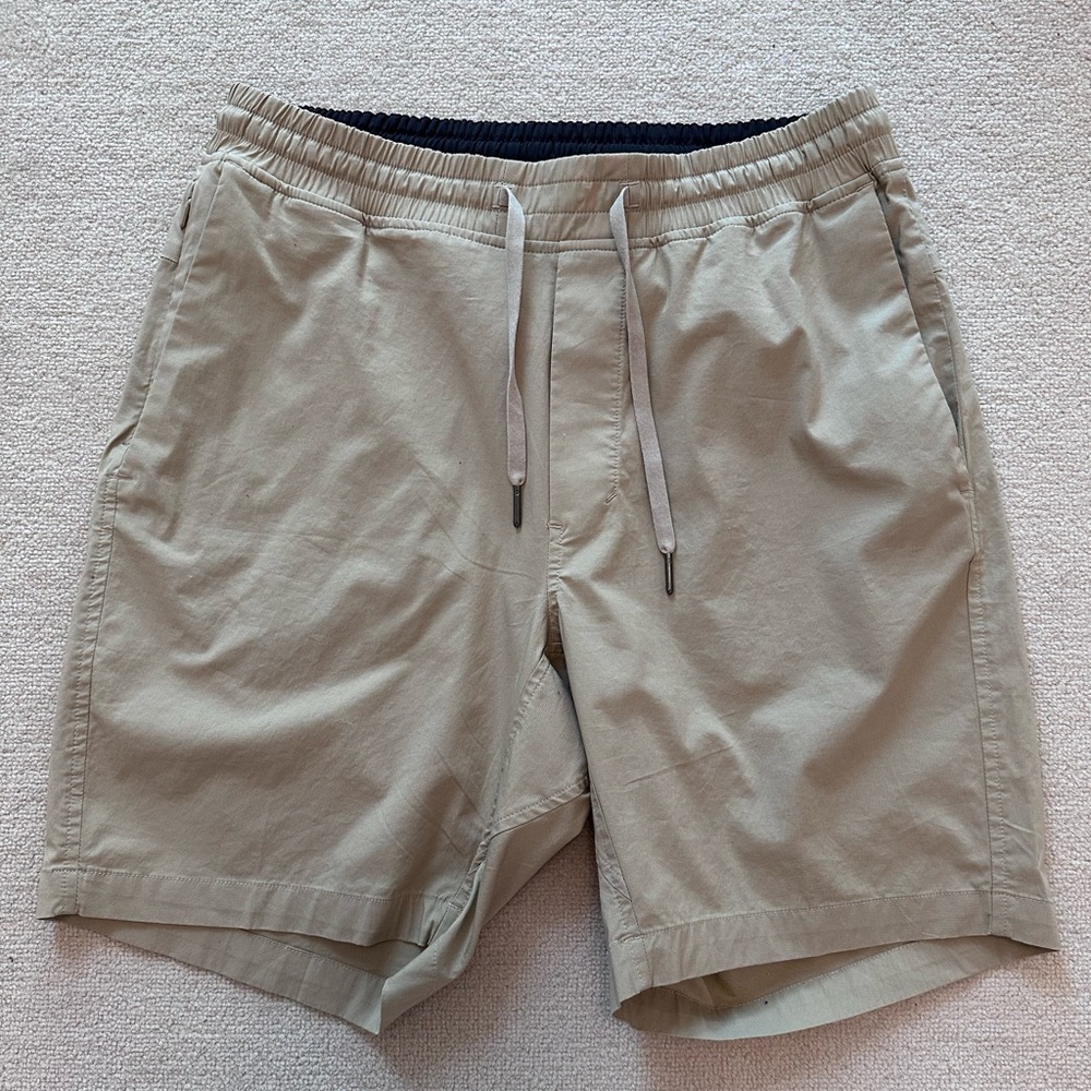 Lululemon shorts, M size